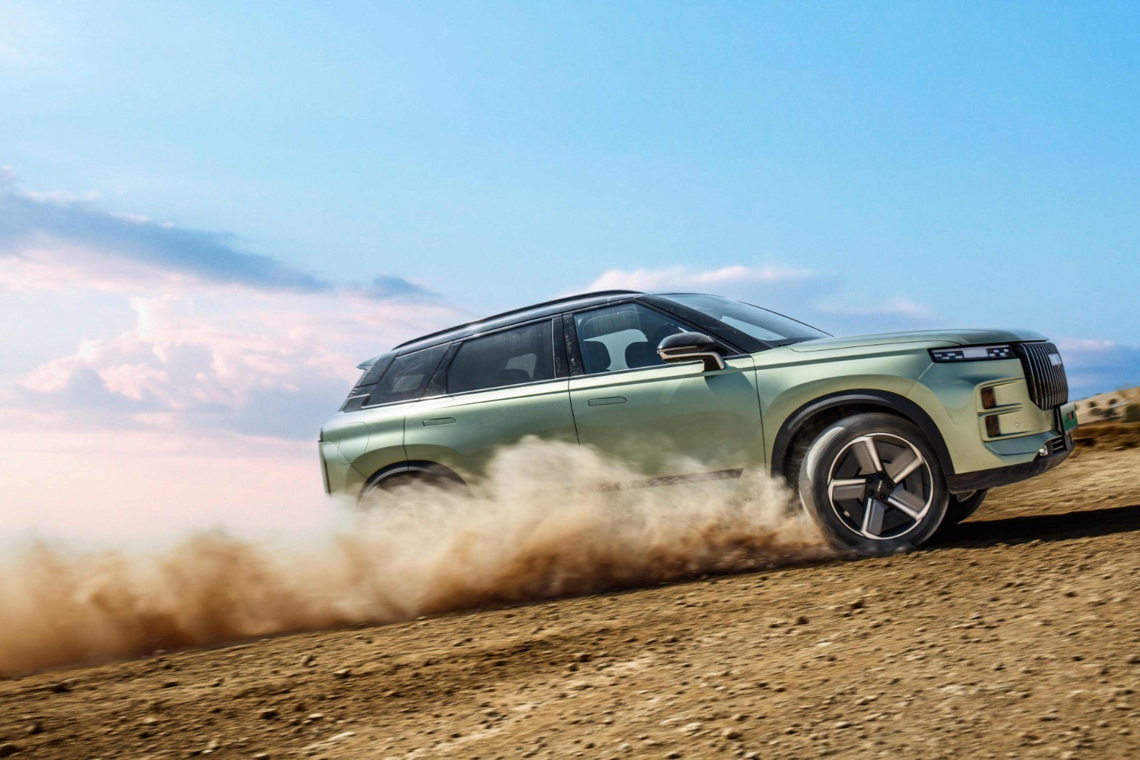 JAECOO J7 SHS Off Roading