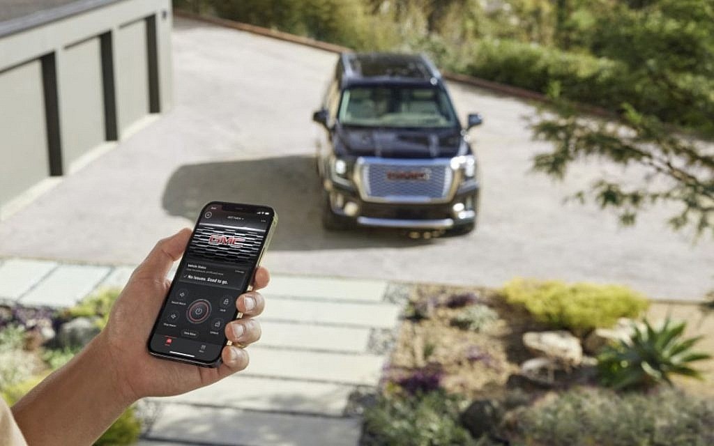 MyGMCapp allows drivers to control multiple car controls remotely