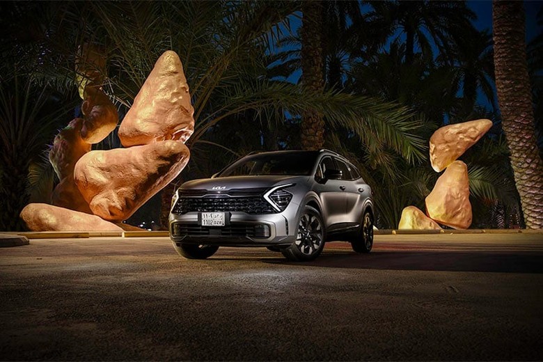 Kia Sportage L 2025 at Night