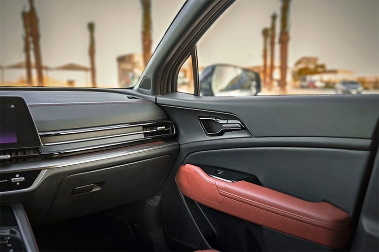 Kia Sportage L 2025 Storage