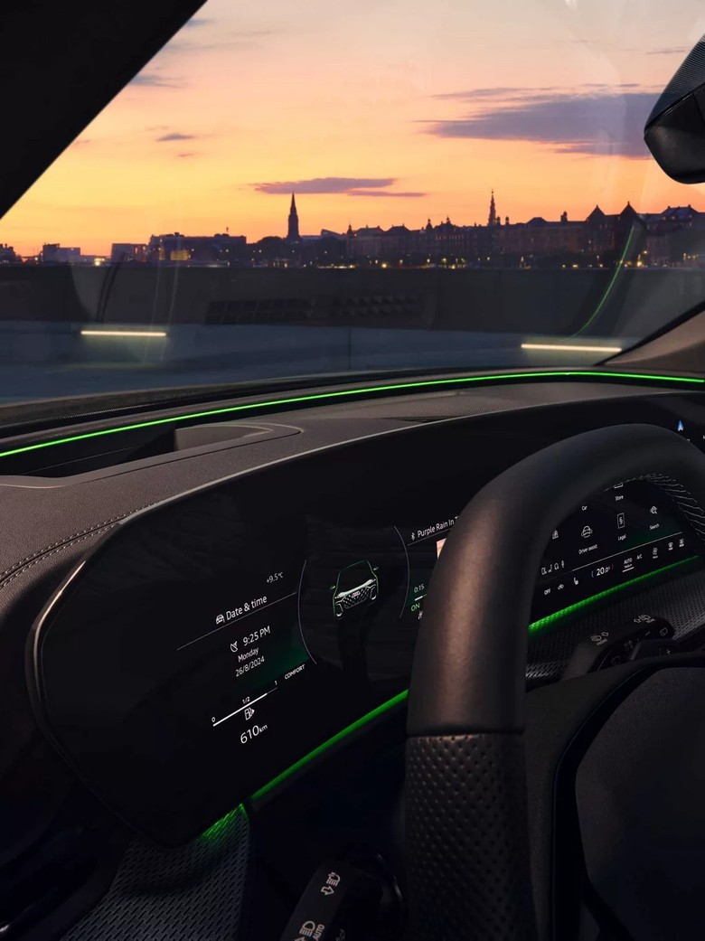 Audi Q5 2025 driver display 