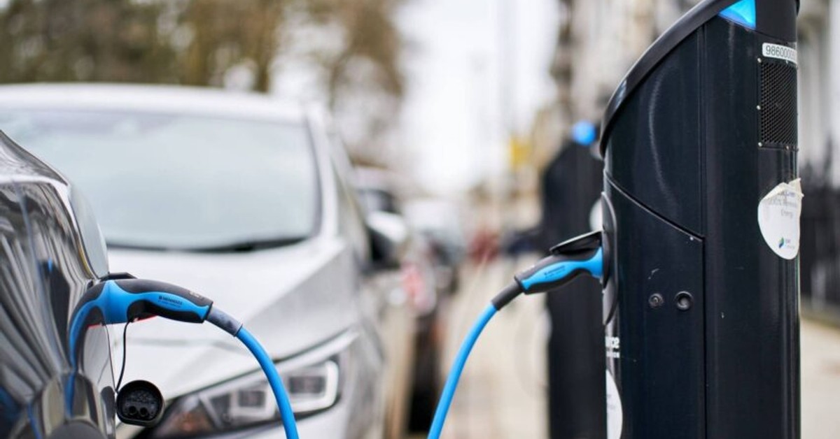 Here Are The Top Plug-In Hybrid Cars In UAE (2025 - 2026)! Here Are The Top Plug-In Hybrid Cars In UAE (2025 - 2026)!