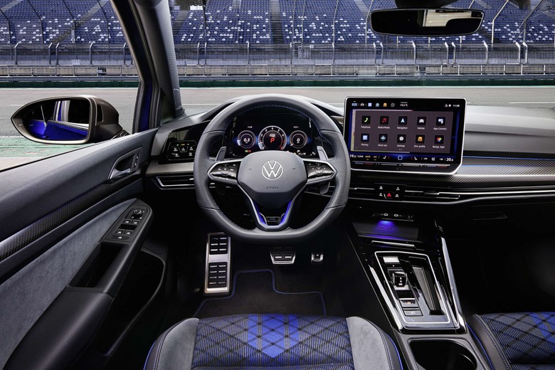 Volkswagen Golf R Cabin