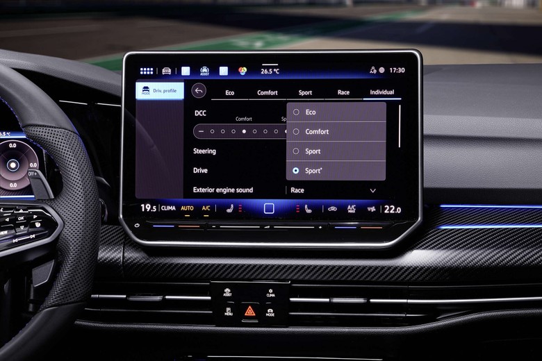 Volkswagen Golf R Infotainment