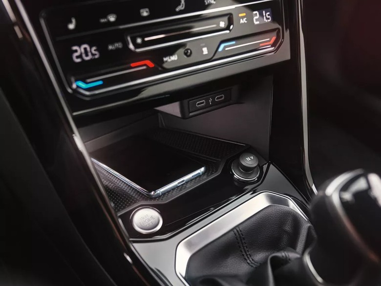 Volkswagen T-Roc Wireless charging