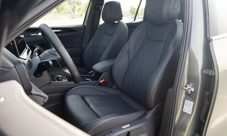 Volkswagen Tiguan 2025 Front Seat