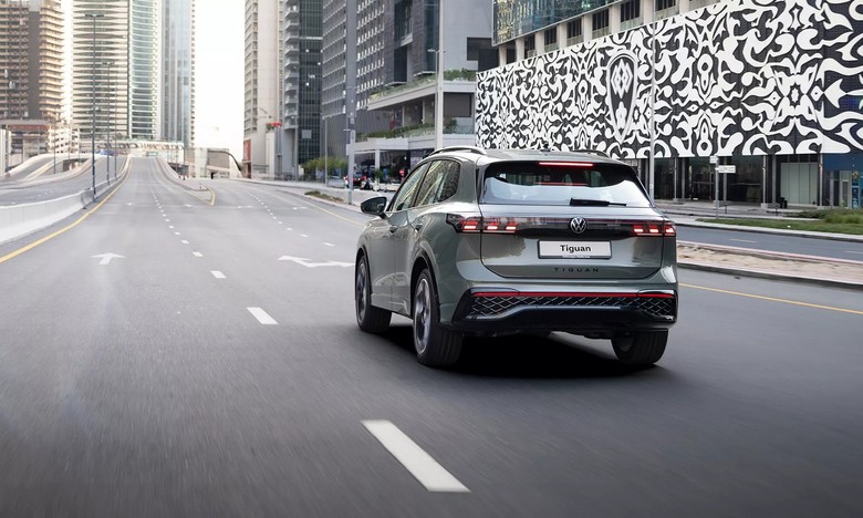 Volkswagen Tiguan 2025 in the city roads