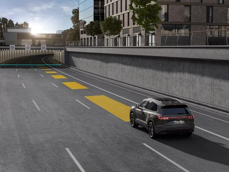 Volkswagen Touareg Adaptive Cruise Control