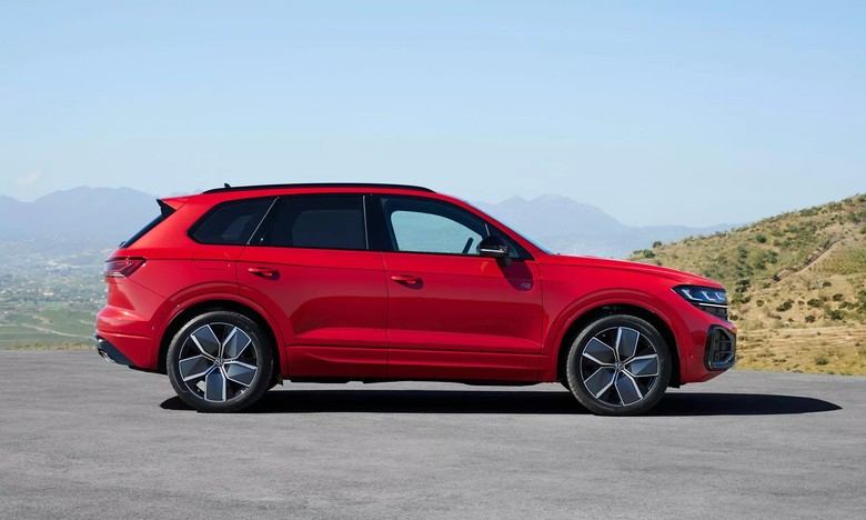 Volkswagen Touareg R-Line Side