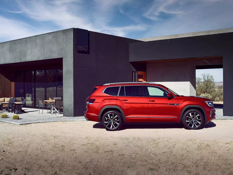 Volkswagen Teramont Side view