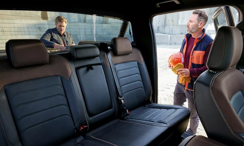 Volkswagen Amarok Rear seats