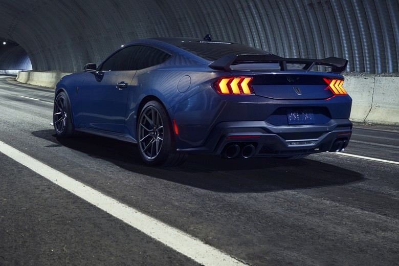 Ford Mustang 2025 dark horse