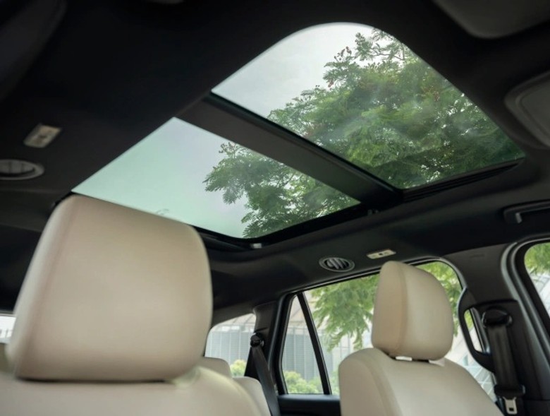Ford Everest Sunroof