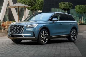 2025 Lincoln Corsair Brings Smart Luxury to the UAE
