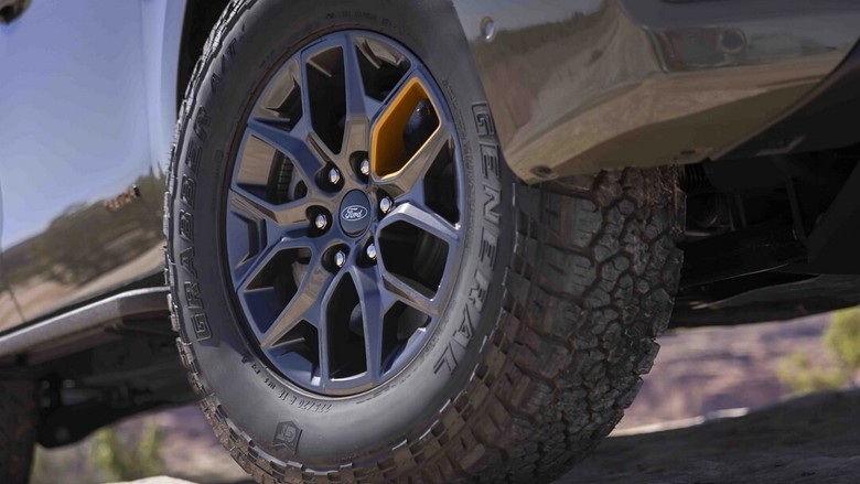 Ford Expedition Alloy Wheels with off road tyres