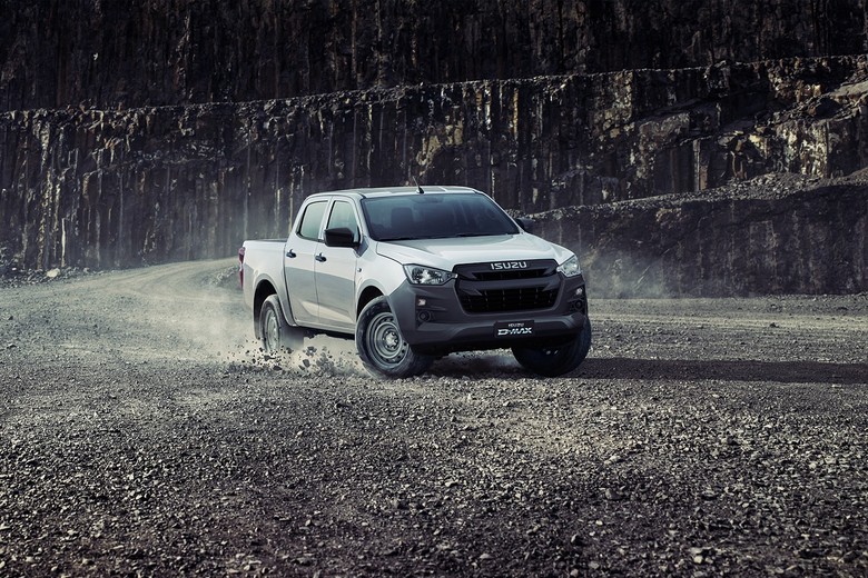Isuzu D-Max in Desert