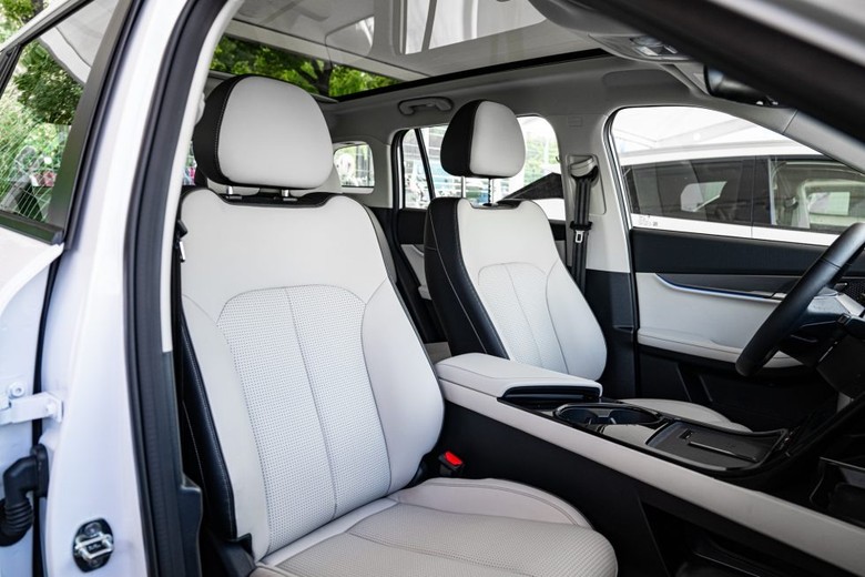 Jaecoo J5 Front Seats