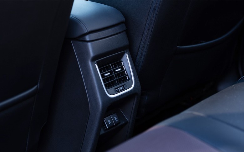 Toyota Urban Cruiser 2026 Rear AC Vent