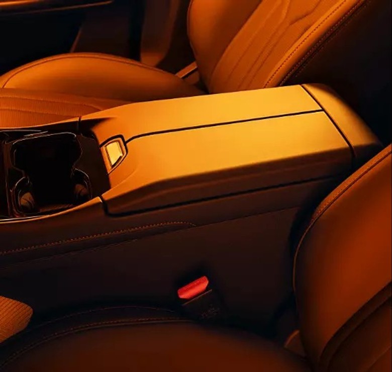 Soueast S06 Central Armrest