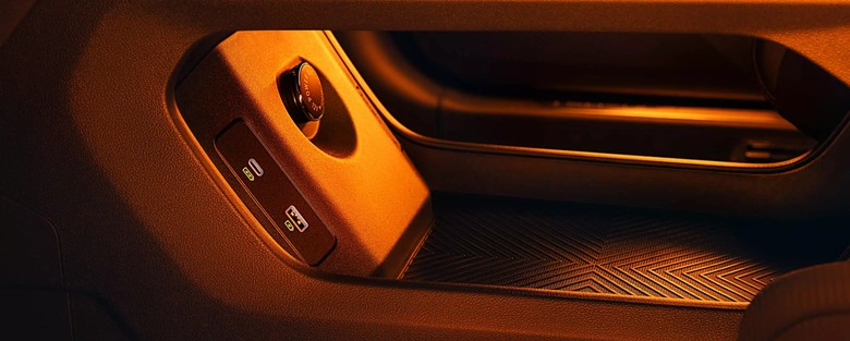 Soueast S06 Storage space