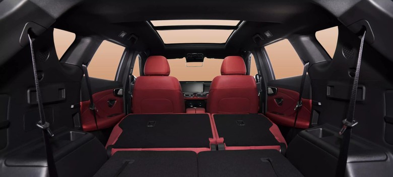 Soueast S07 Boot space