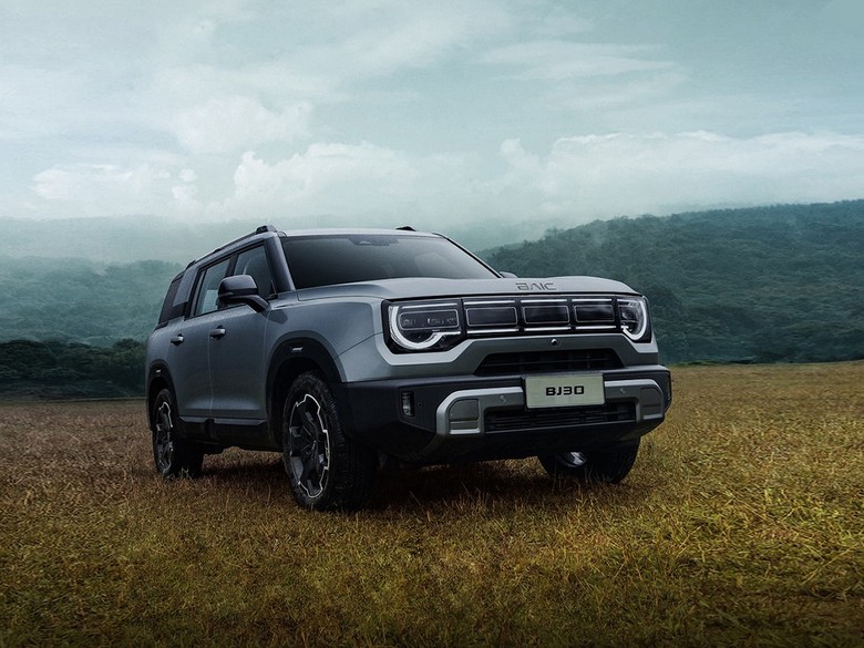 BAIC BJ30 Front low angle view