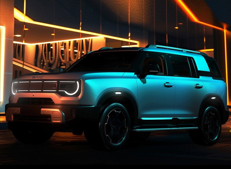 BAIC BJ30 Side view at night