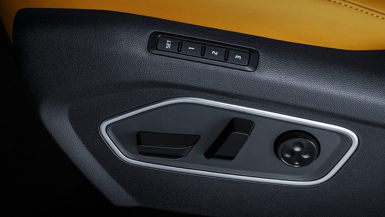 BAIC X7 Electronic Seat Adjusments