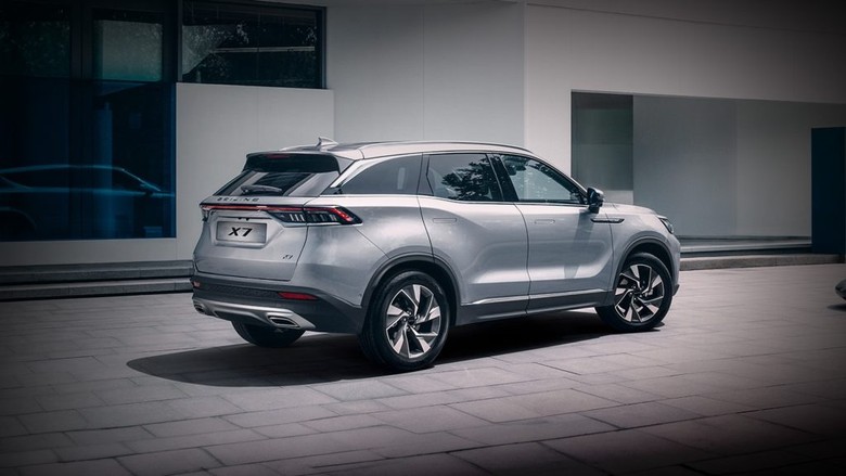 BAIC X7 Side View