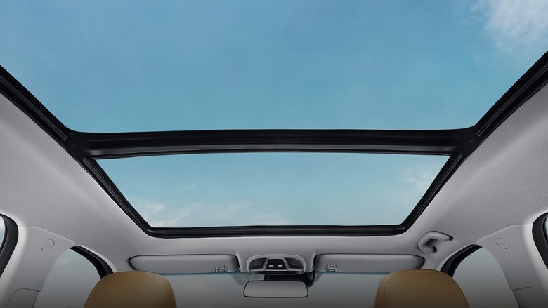 BAIC X7 Panoramic Sunroof