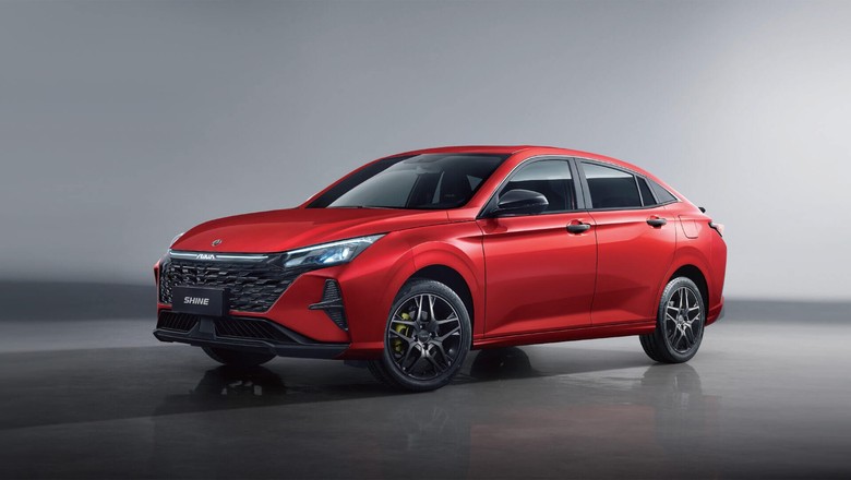 Dongfeng Shine Side View