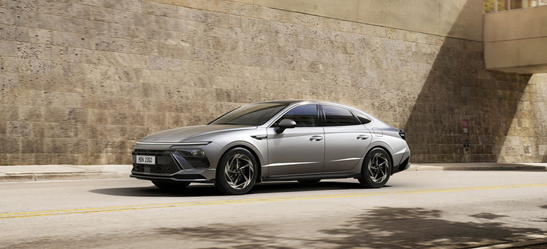 Hyundai Sonata Side View