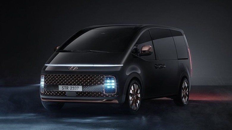 Hyundai Staria Front View at night