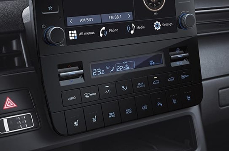 Hyundai Staria AC Controls
