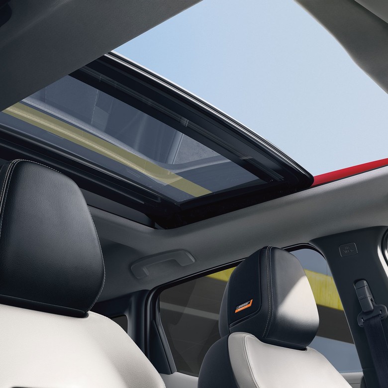Nissan Kicks Panoramic Sunroof
