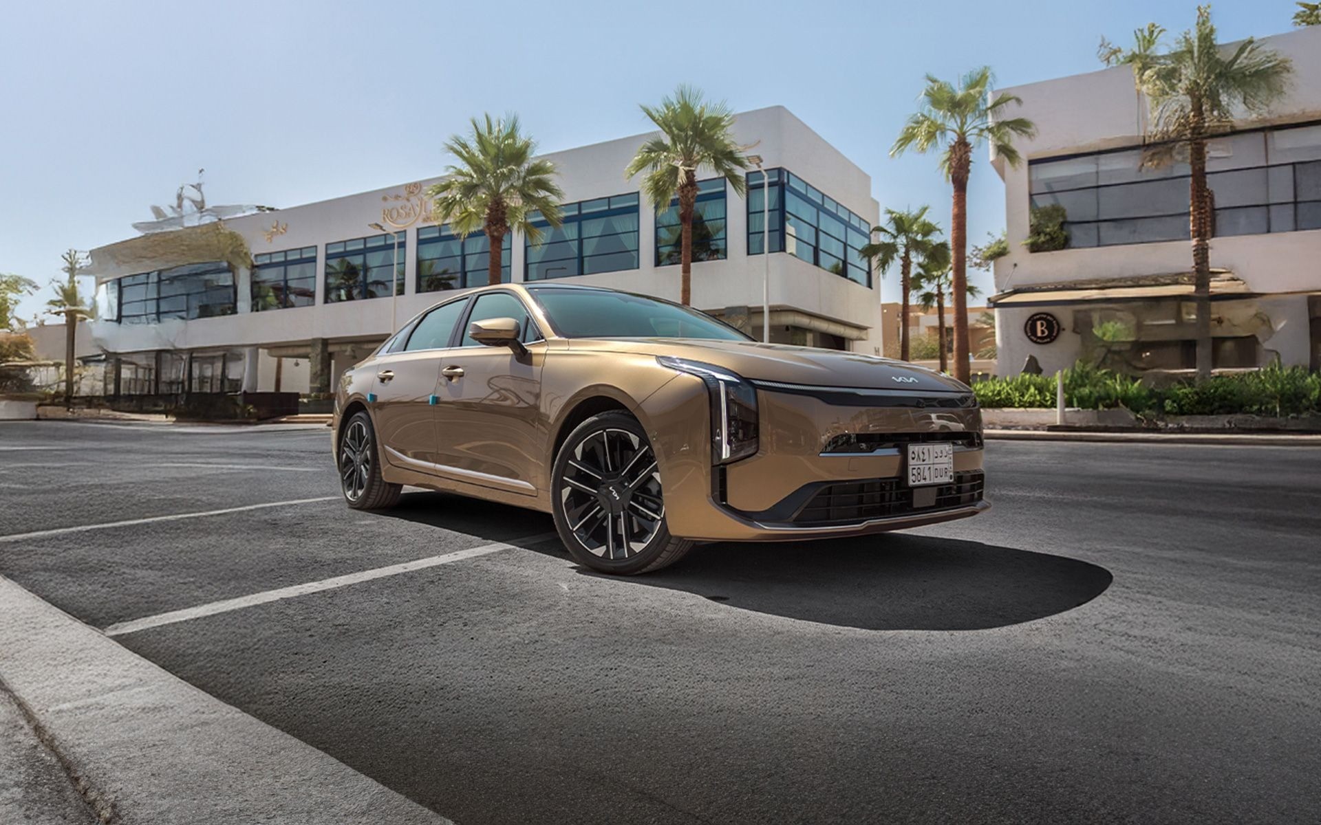 Kia K8 Facelift Low Angle front View