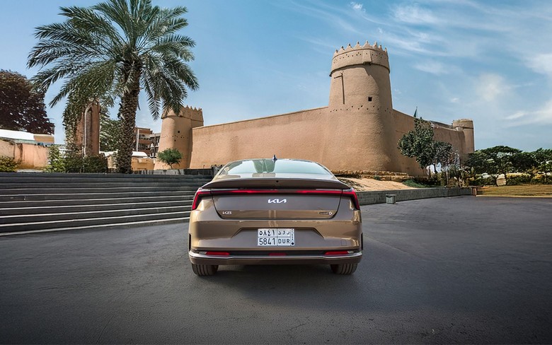 Kia K8 Rear View Low angle