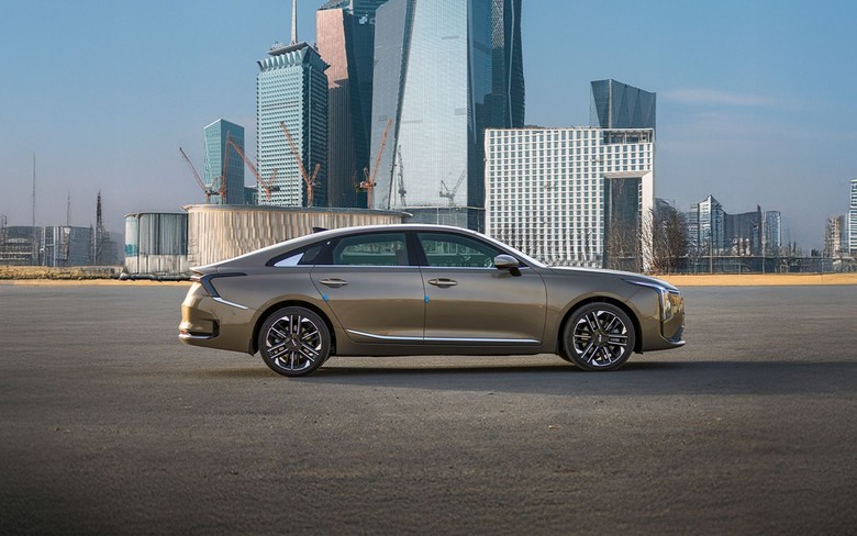Kia K8 Side View