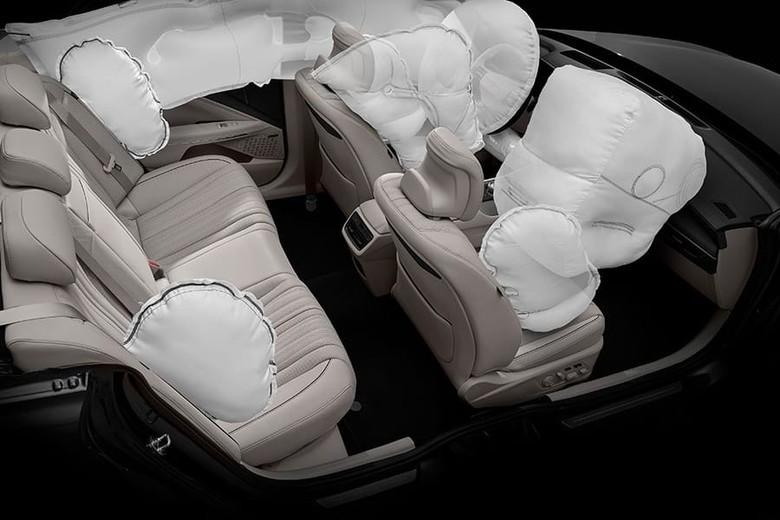 Kia K8 Airbag Safety