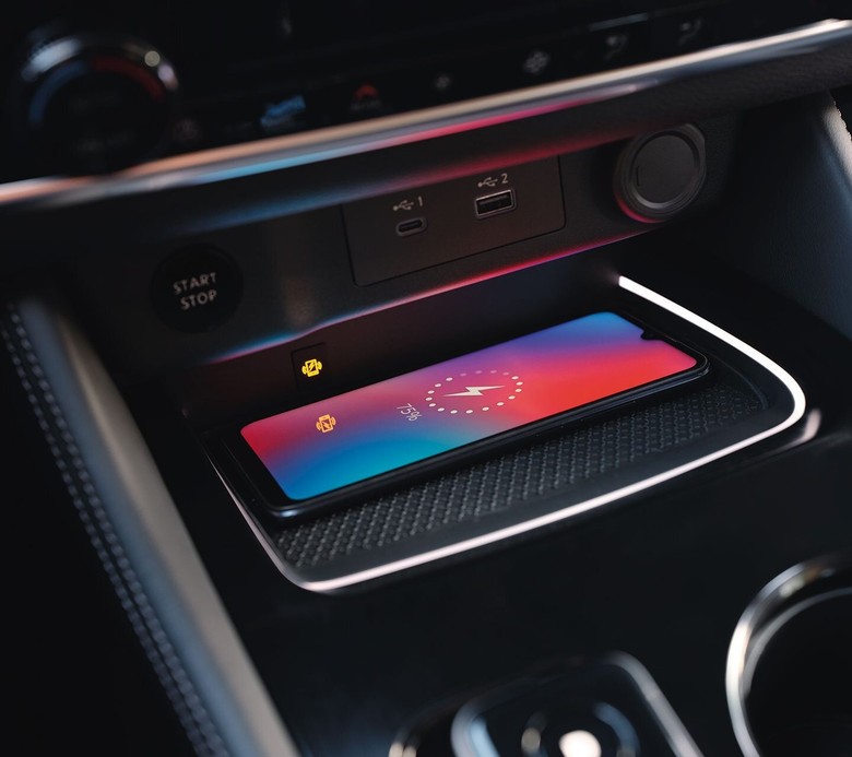 Nissan X-trail Wireless Charging