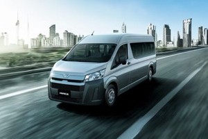 Toyota Hiace UAE 2026: The Van That Dominates Business & Family Travel