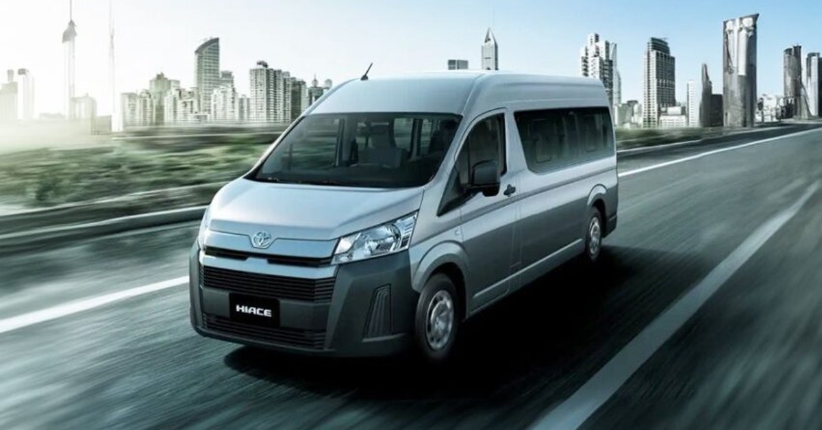 Toyota Hiace UAE 2026: The Van That Dominates Business & Family Travel Toyota Hiace UAE 2026: The Van That Dominates Business & Family Travel