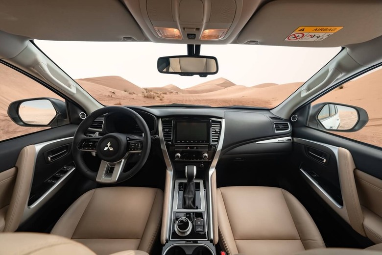 Mitsubishi Montero Dashboard