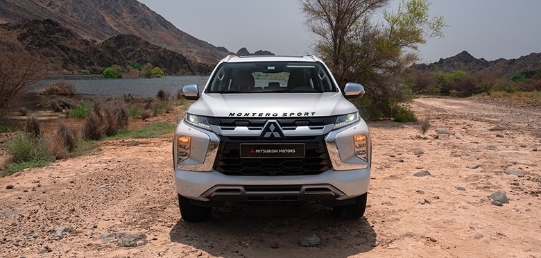Mitsubishi Montero Sport Front View