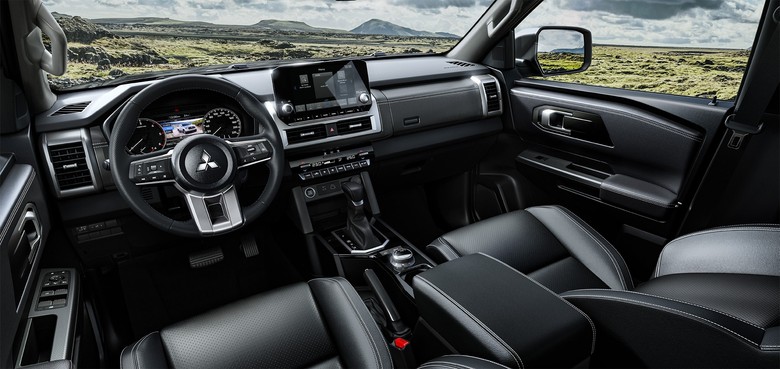 Mitsubishi L200 Interior