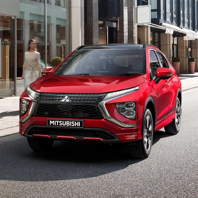 Mitsubishi Eclipse Front View on Road