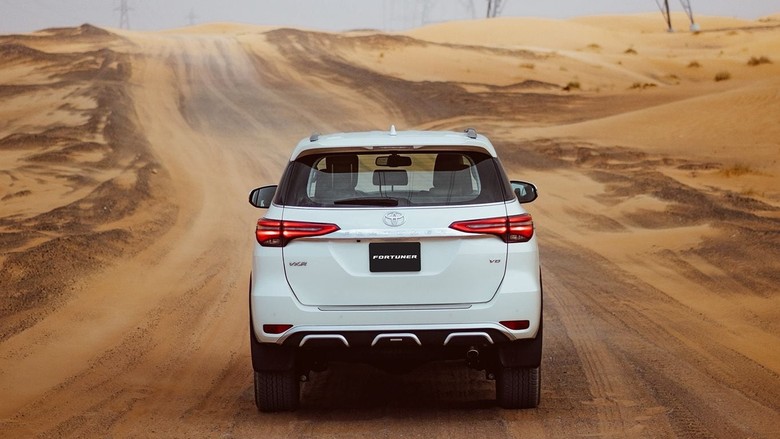 Toyota Fortuner Rear View
