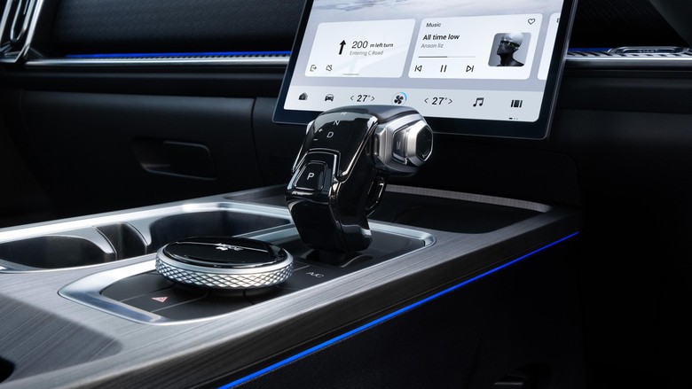 Jaecoo J7 Center Console