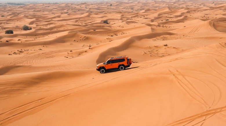 jetour g700 side view