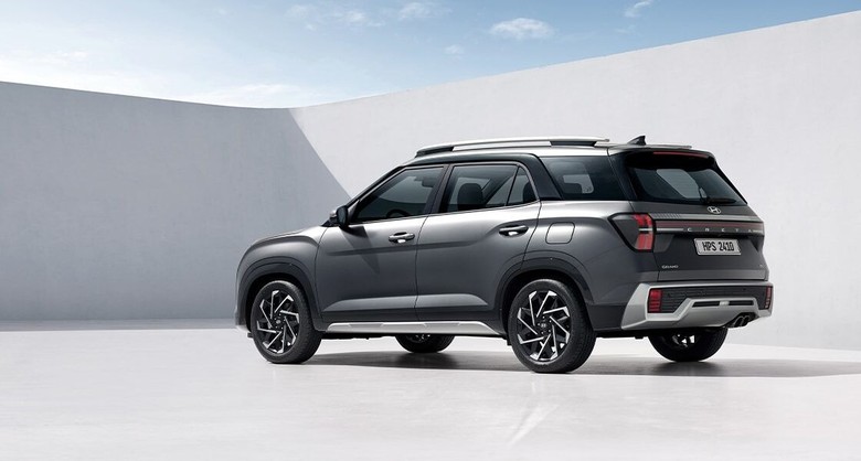 Hyundai Creta Grand side rear view in black color